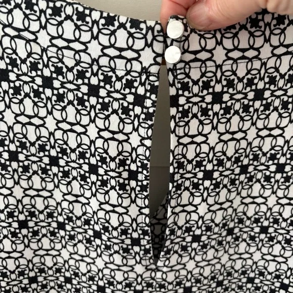 New York & Company Black white Cotton Sleeveless Romper. Size Medium. - Picture 5 of 12